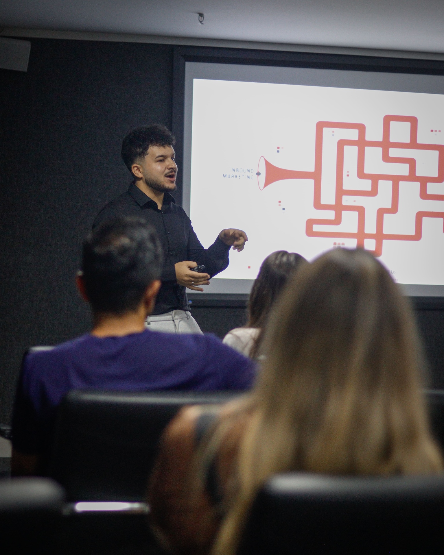 Palestra sobre marketing no Impacto Digital